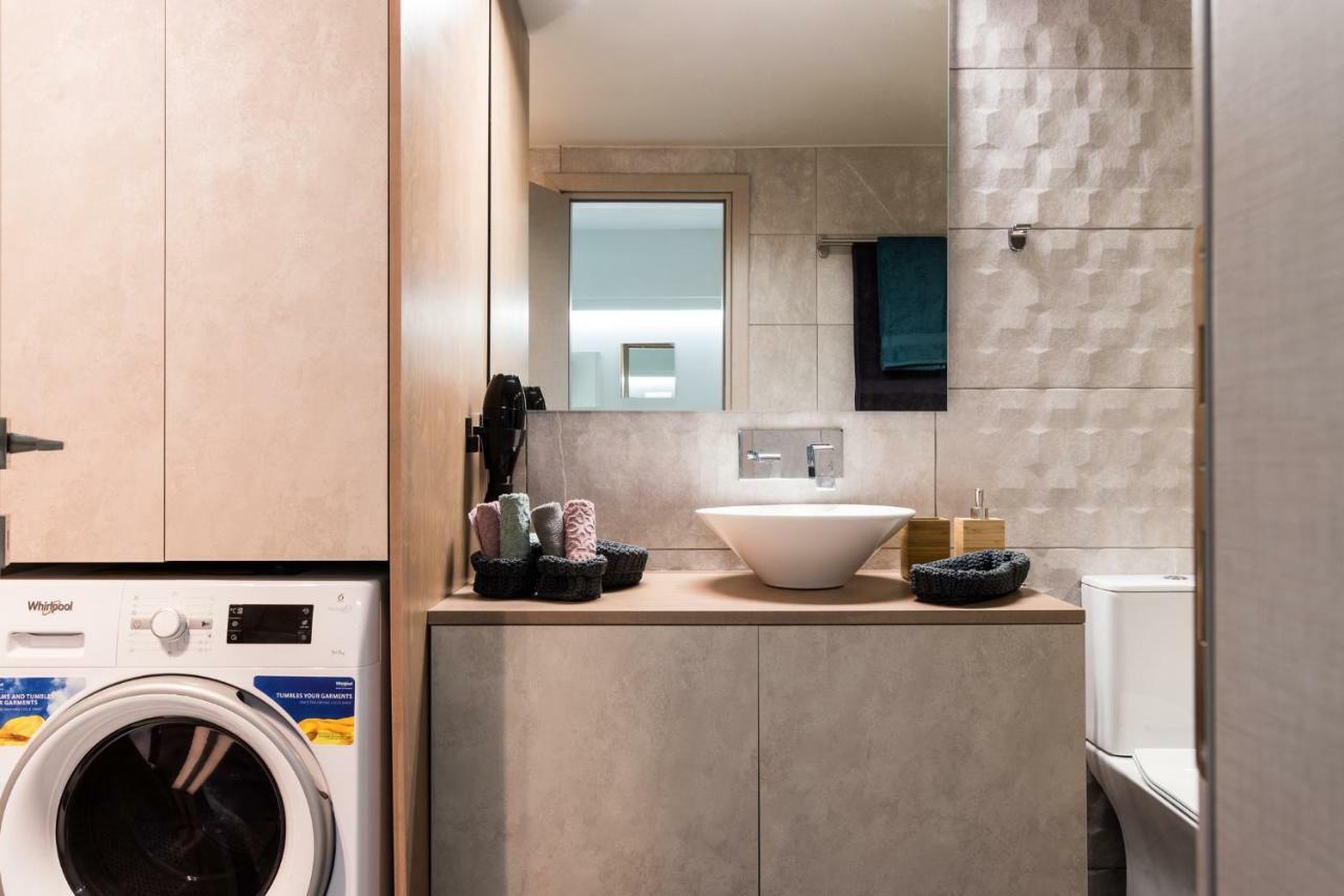 Modern City Center Maisonette Ioannina Bagian luar foto